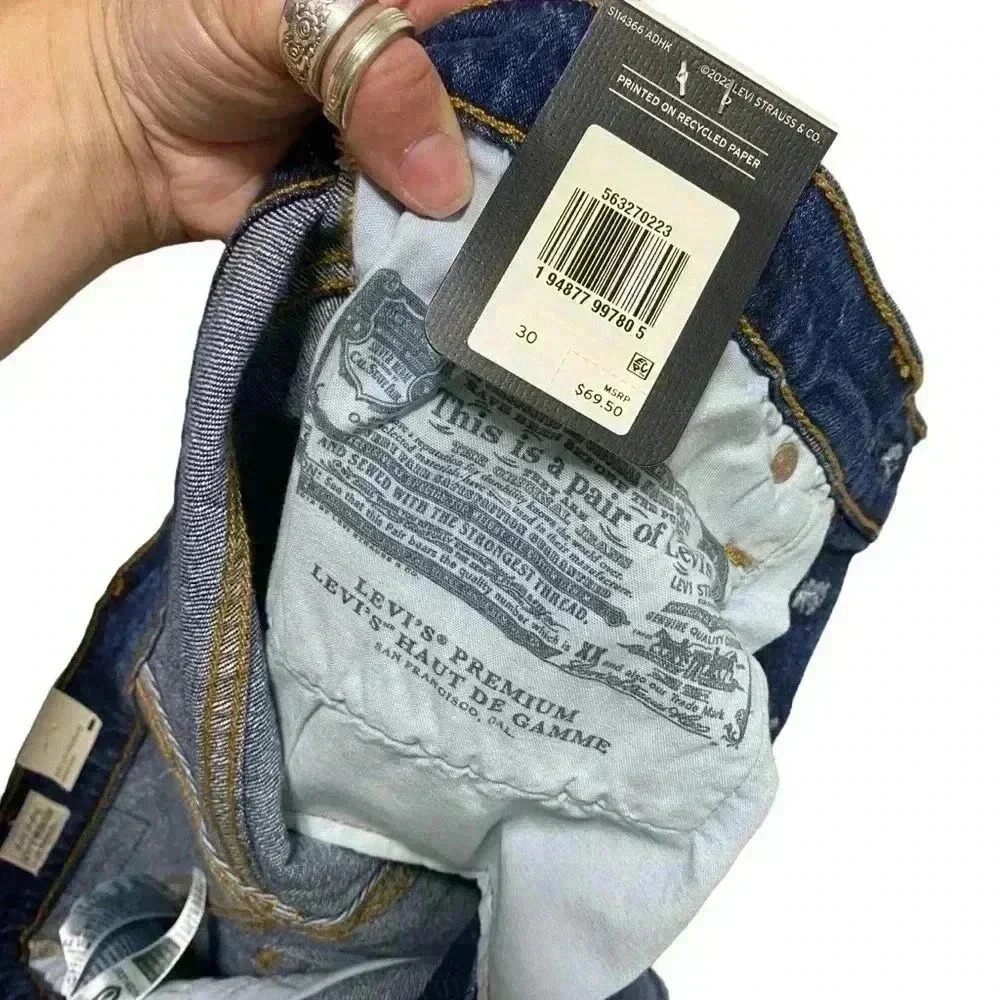 Levi’s 501 Distressed Shorts - Picture 3 of 7